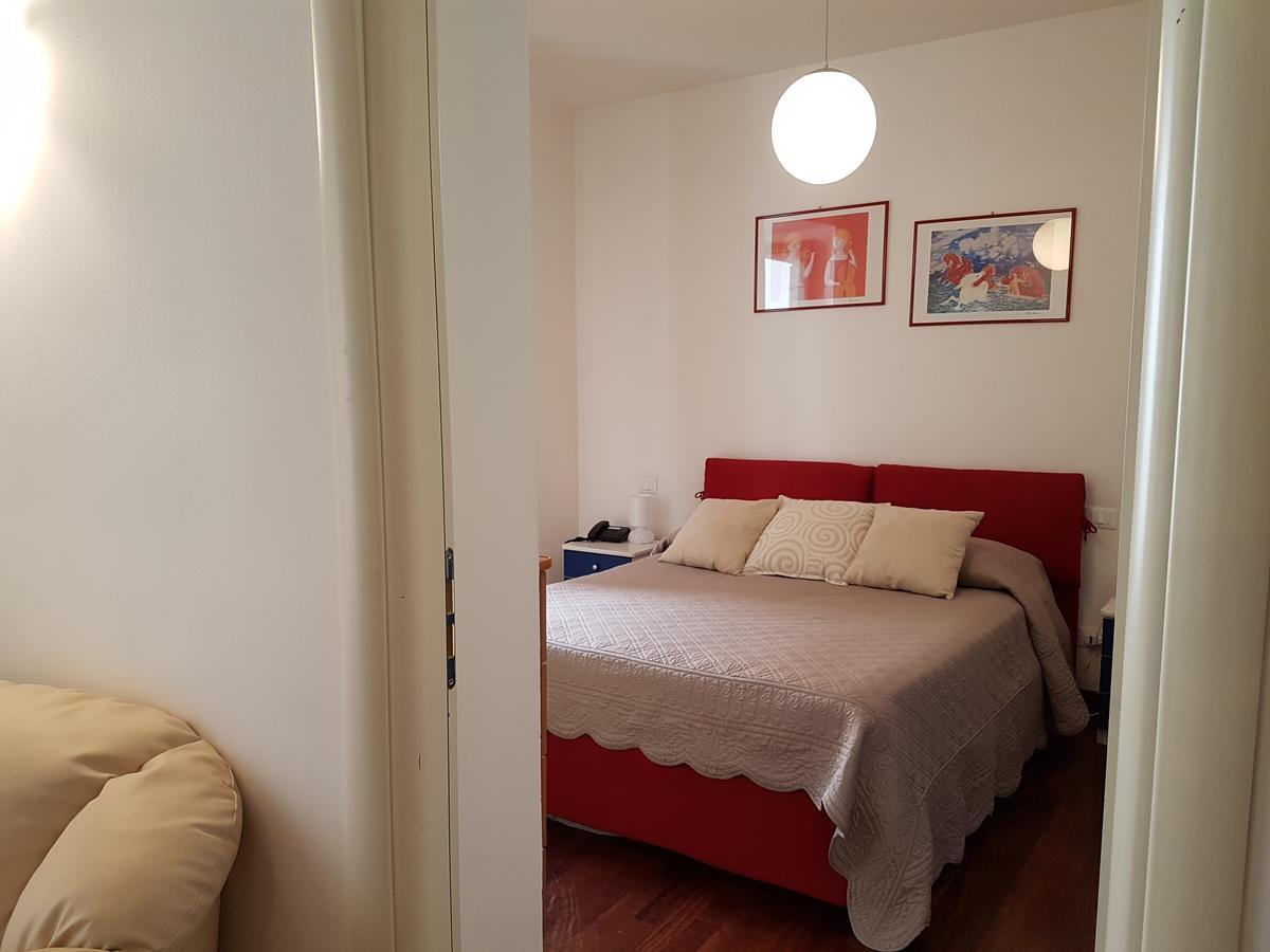 Bed & Parking Apartment Palermo Luaran gambar