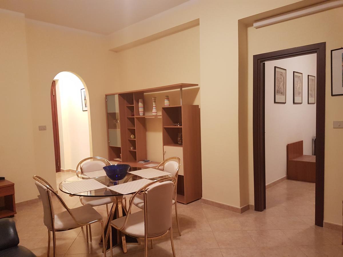 Bed & Parking Apartment Palermo Luaran gambar