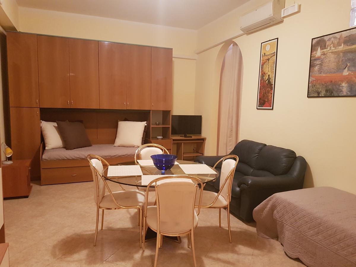 Bed & Parking Apartment Palermo Luaran gambar